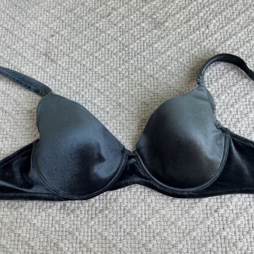Victoria's Secret Green crushed Velvet Bra Size 36C underwire lined Vintage Y2K